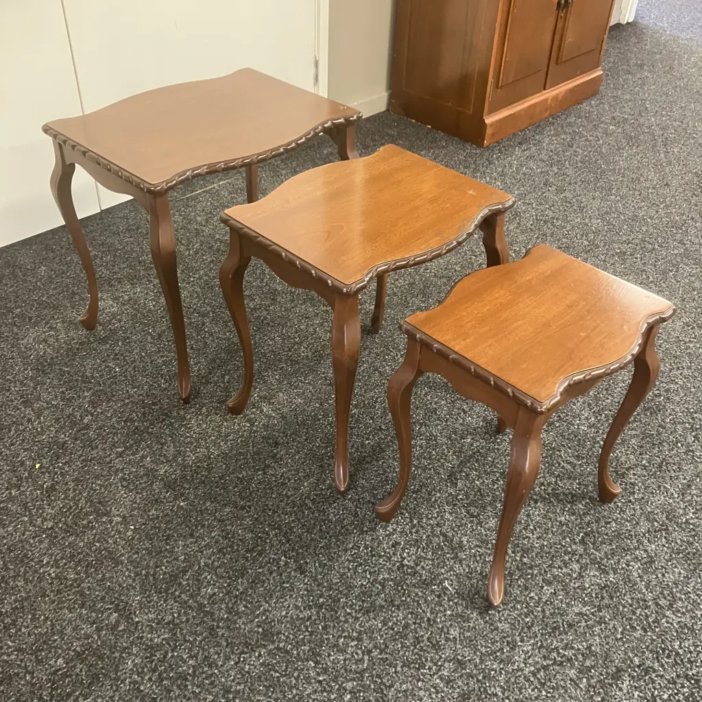 Nest Of Three Mahogany Tables, Pie Crust Edges, Fine Cabriole Legs Image 1++