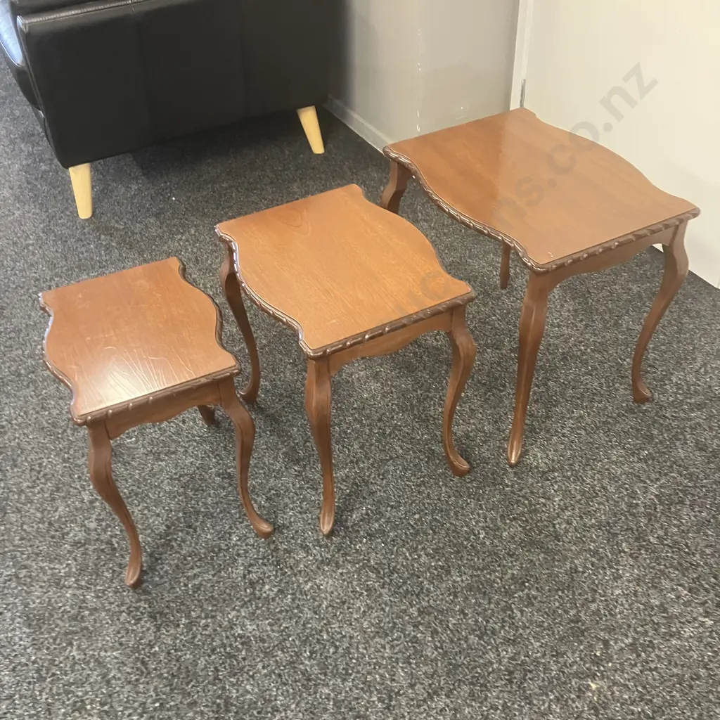 Nest Of Three Mahogany Tables, Pie Crust Edges, Fine Cabriole Legs Image 1++