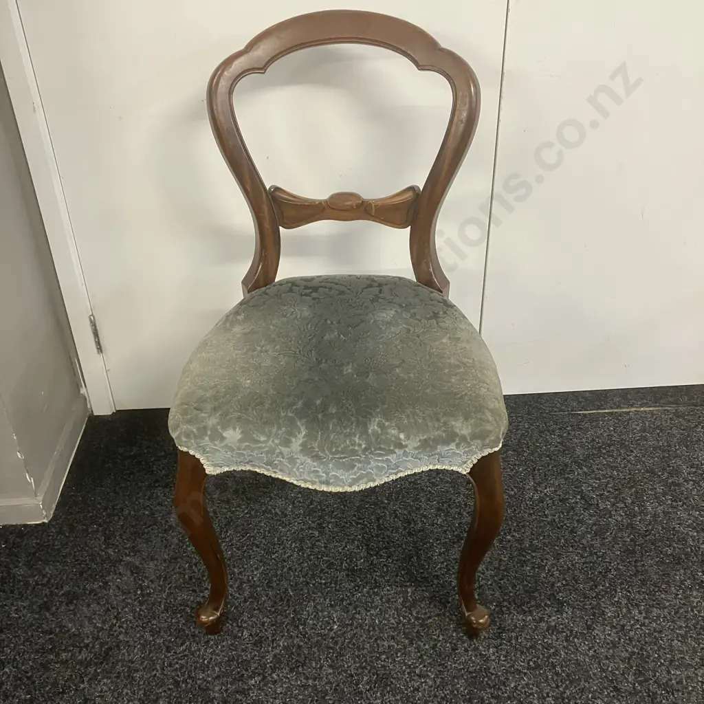 Victorian Balloon Back Bedroom Chair Image 1++