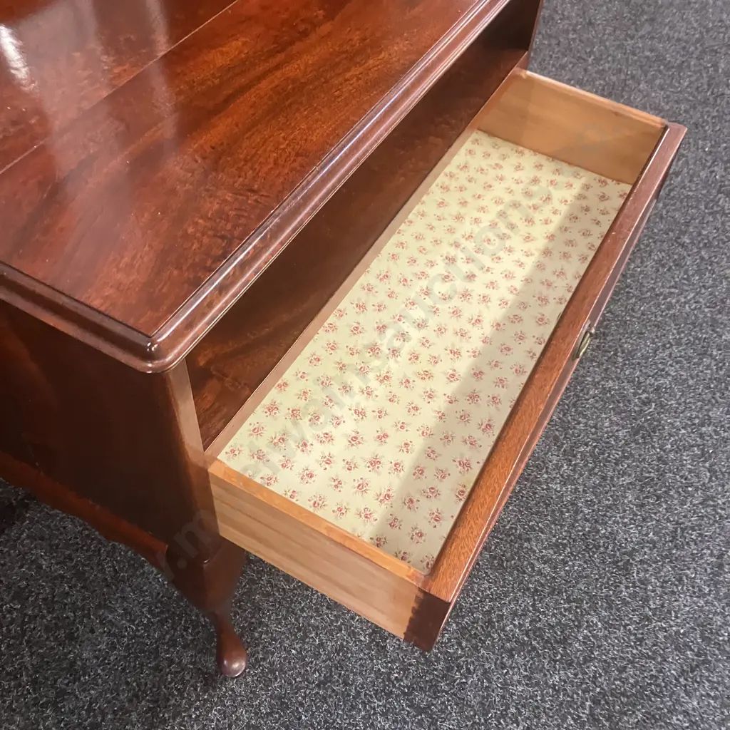 Mahogany 5 Drawer Dressing Table With Single Drawer Bedside Cabinet, Bevelled Edge Mirror , Fine Cabriole Legs Image 1++