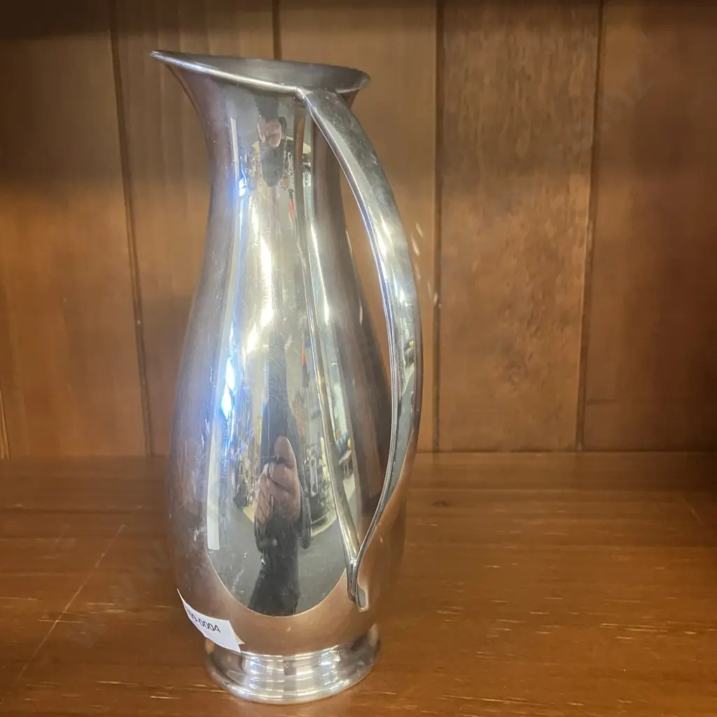Walker & Hall Sheffield Silver Plate Ewer. 20cm Image 1++
