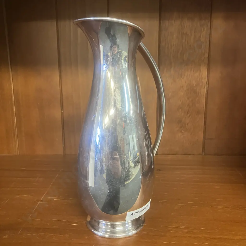 Walker & Hall Sheffield Silver Plate Ewer. 20cm Image 1++