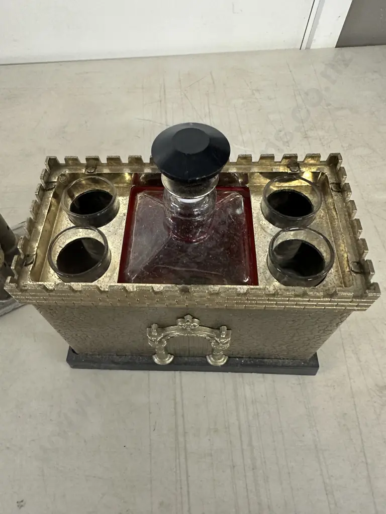 Vintage Rare Castle Four Shot Decanter Set. H27,W20cm. Image 1++