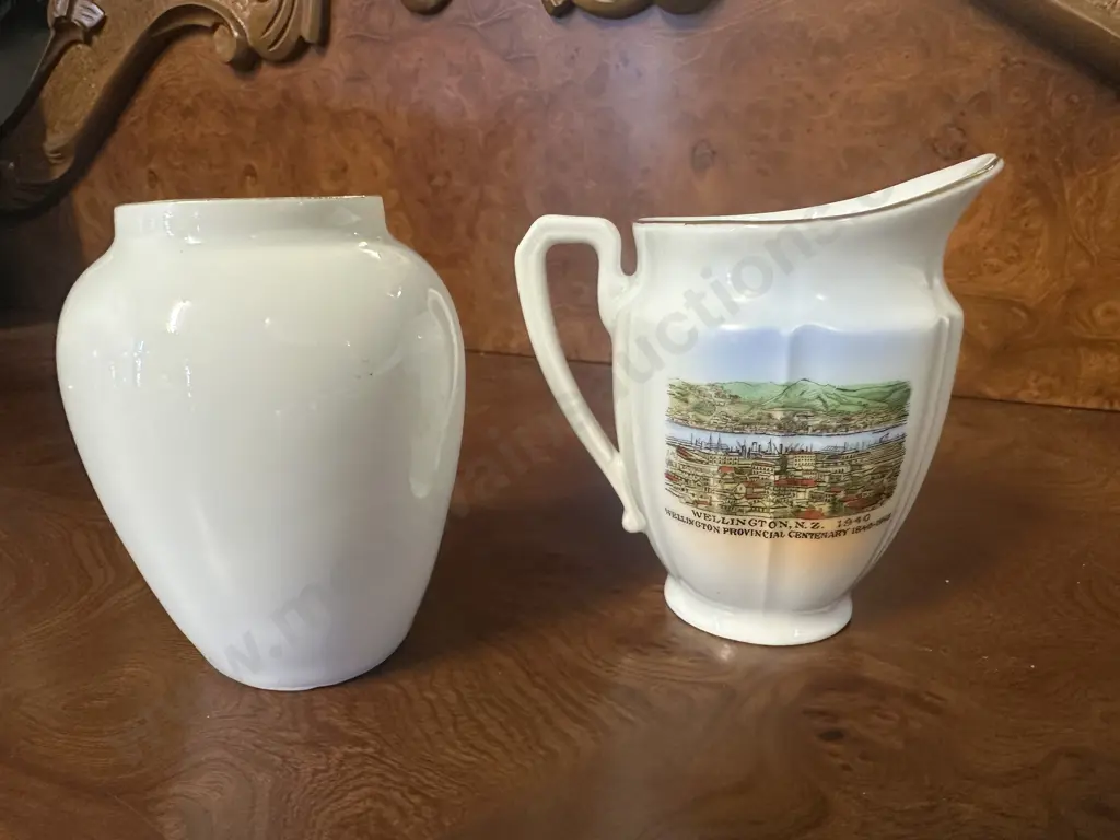 Royal Scenic China Souvenir Milk Jug Wellington 1840-1940 & Small Vase Gisbourne Image 1++