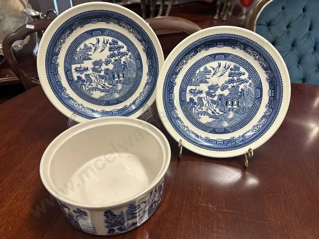 Blue Willow Plates & Oven Proof Bowl Image 1++