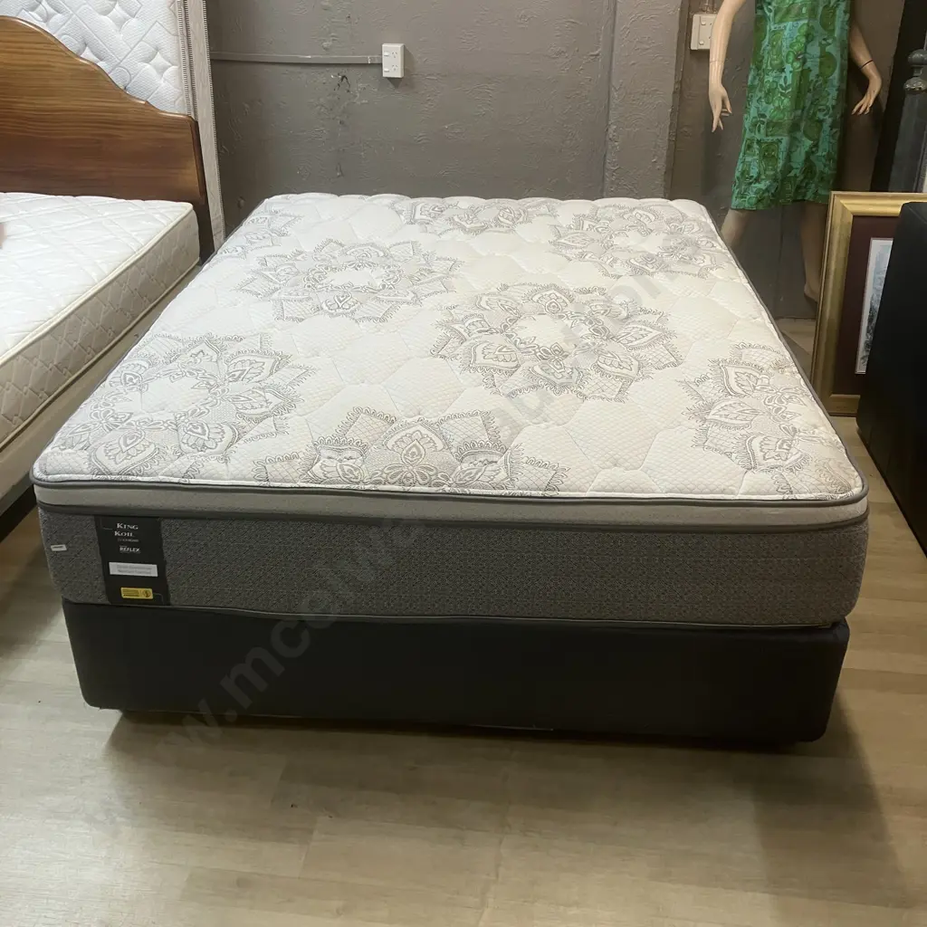 King Koil Chiro Confidence Comfort Queensize Mattress & Base Image 1++