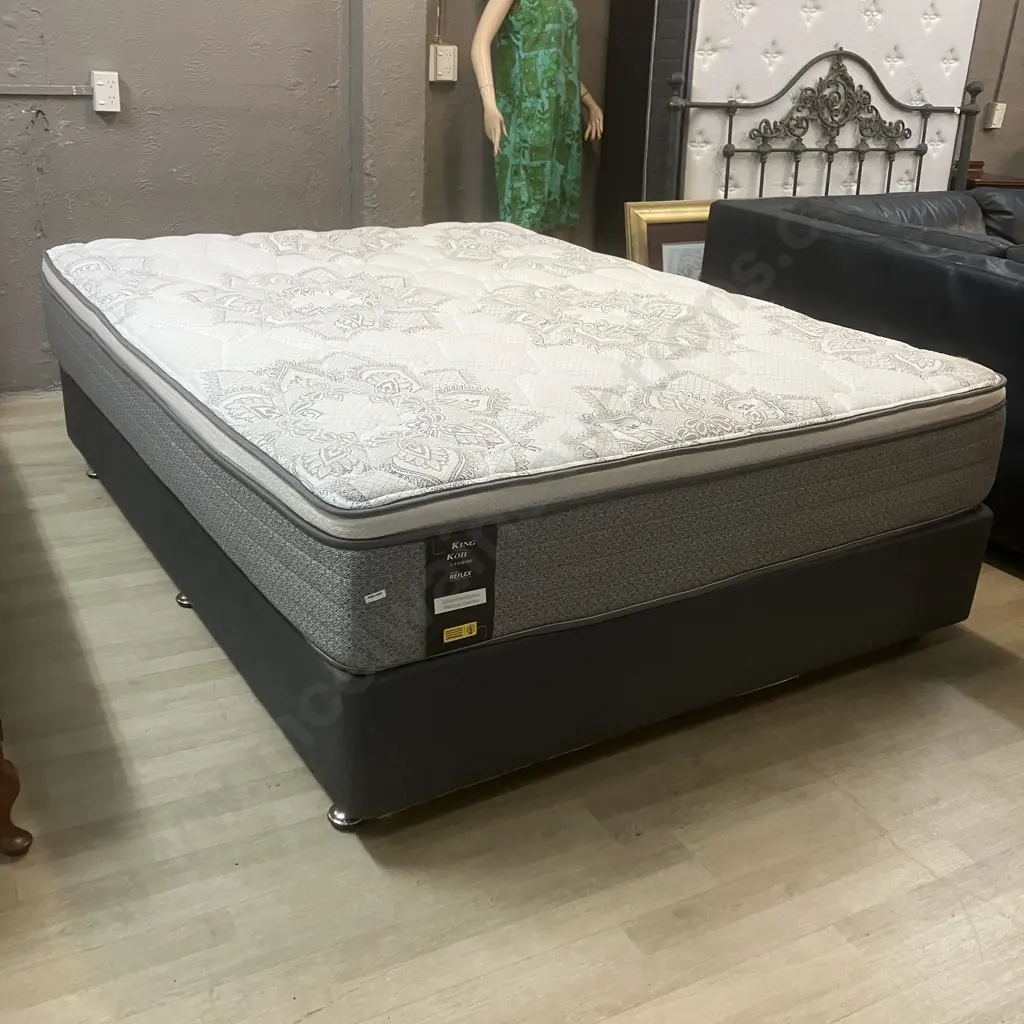 King Koil Chiro Confidence Comfort Queensize Mattress & Base Image 1++