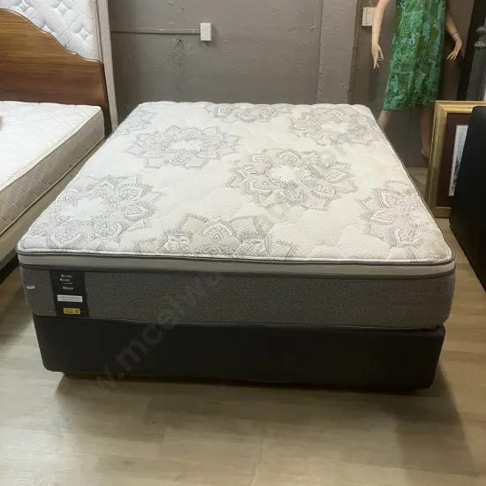 King Koil Chiro Confidence Comfort Queensize Mattress & Base
