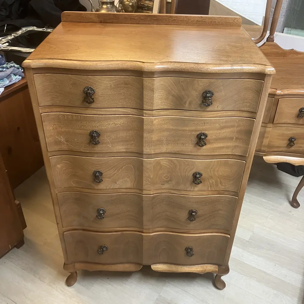 Mahogany Serpentine 3 Piece Bedroom Suite Including Bed With King Koil Genesis Firm Mattress Image 1++