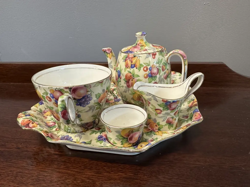 Royal Winton Evesham Pattern Breakfast Set (small chip on teapot spout) Image 1++