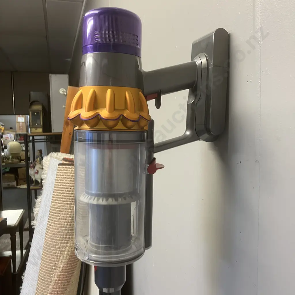 Dyson V15 Detect Absolute Cordless Vacuum Image 1++