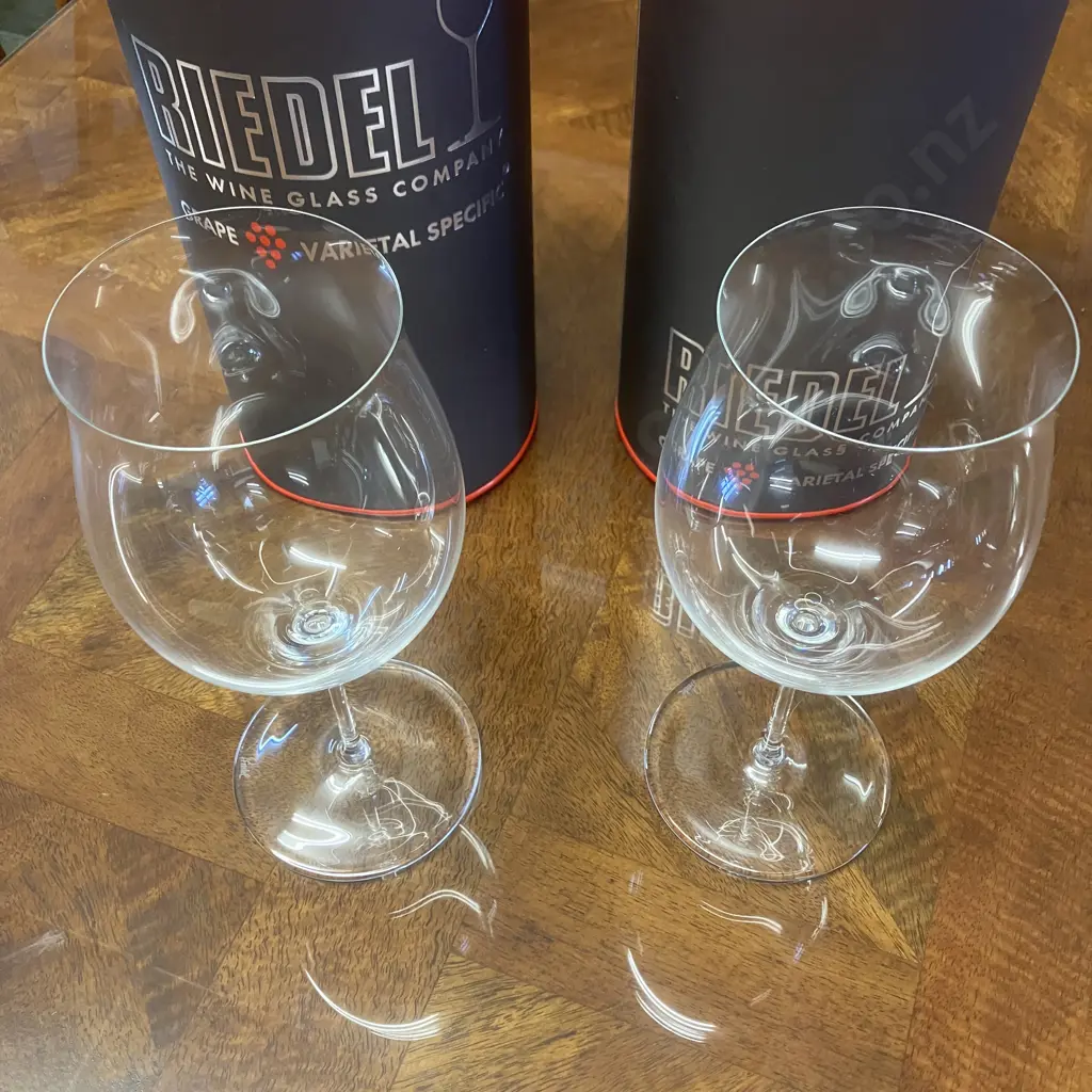 Riedel Sommeliers Burgundy Grand Cru - Artisanal, Mouth-blown Lead-free Crystal, Pair of, With Box Image 1++