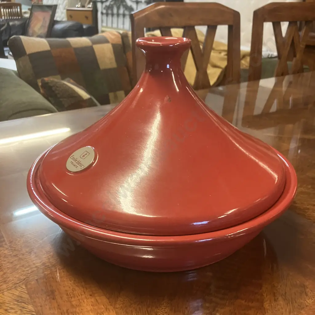 Emile Henry Tangine, 2.5L Red Image 1++