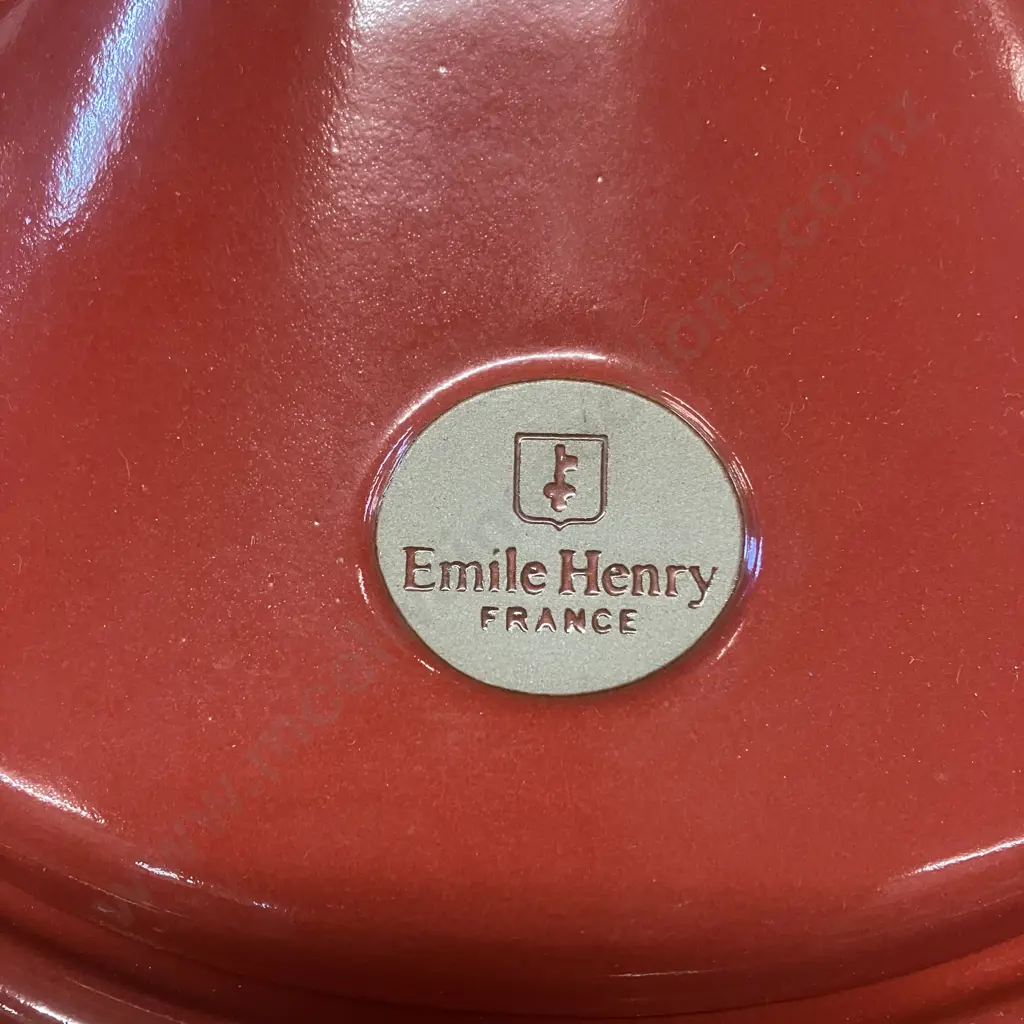 Emile Henry Tangine, 2.5L Red Image 1++