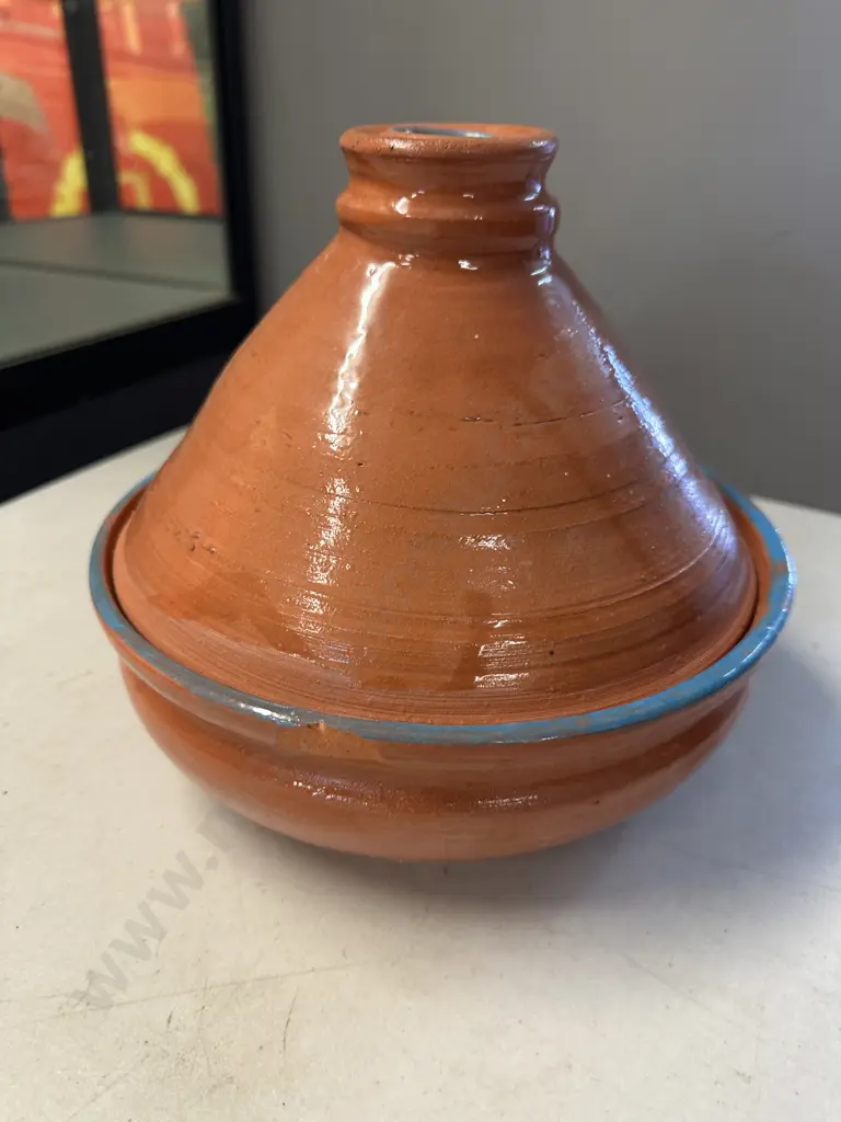 Terracotta Tagine. H21cm. Image 1++