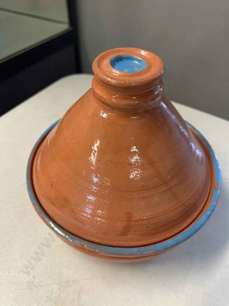Terracotta Tagine. H21cm. Image 1++