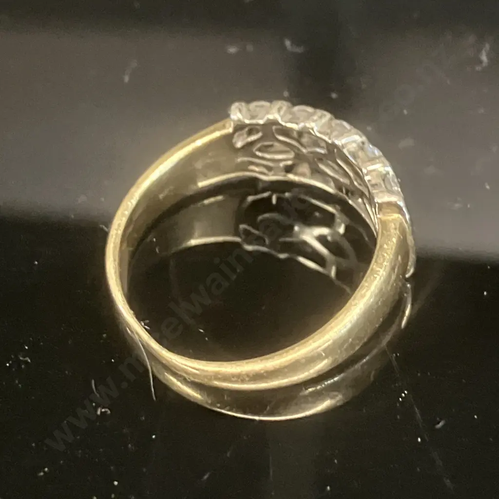 18ct Gold And Channel-Set Diamond Ring Weight 5.7grams With 14 Diamonds (Missing 1 Diamond) Image 1++