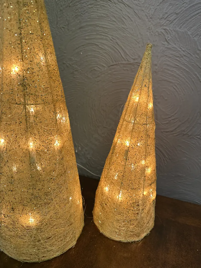 Decorative Gold/Glitter Christmas Trees. H41&60cm. Image 1++