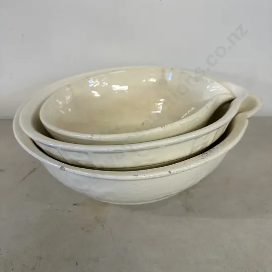 Large Antique Cream Mixing Bowls x3 Graduated Sizes Dia26-33 (as found)