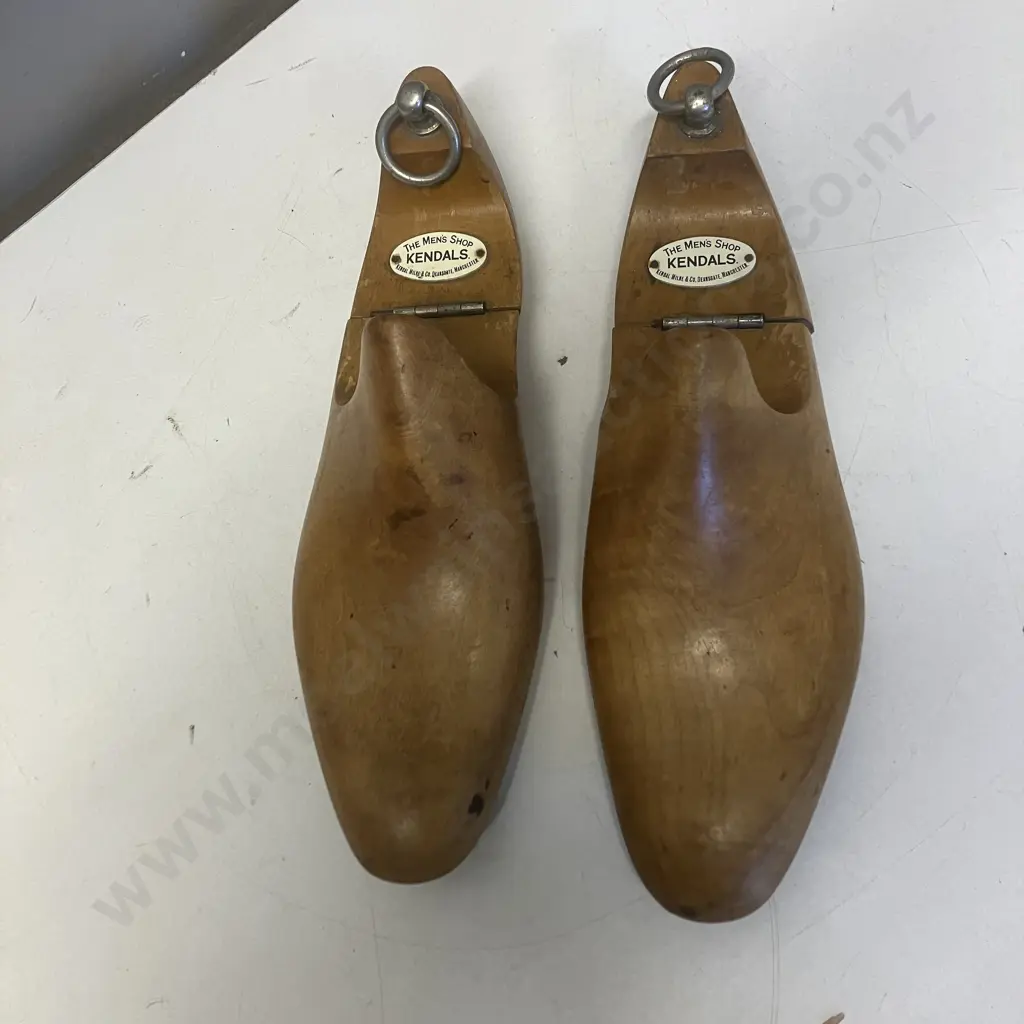 Kendals English Shoe Trees Image 1++