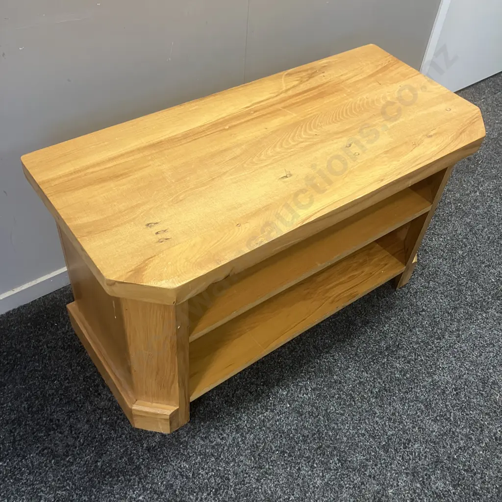 Rimu TV Entertainment Stand. H55 W95 D43.5cm Image 1++