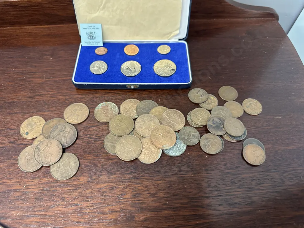Selection of Coins Including Coins of NZ 1968 In Case, Penny & Half Penny Denominations Image 1++