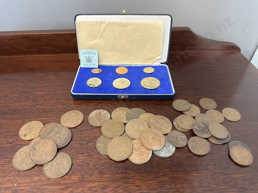 Selection of Coins Including Coins of NZ 1968 In Case, Penny & Half Penny Denominations Image 1++