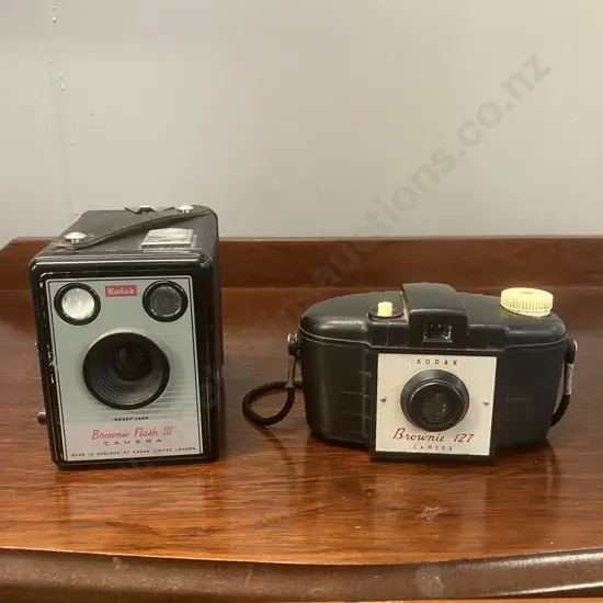 1950s Kodak Brownie 127 Film Bakelite Camera & Brownie Flash III - Made In England