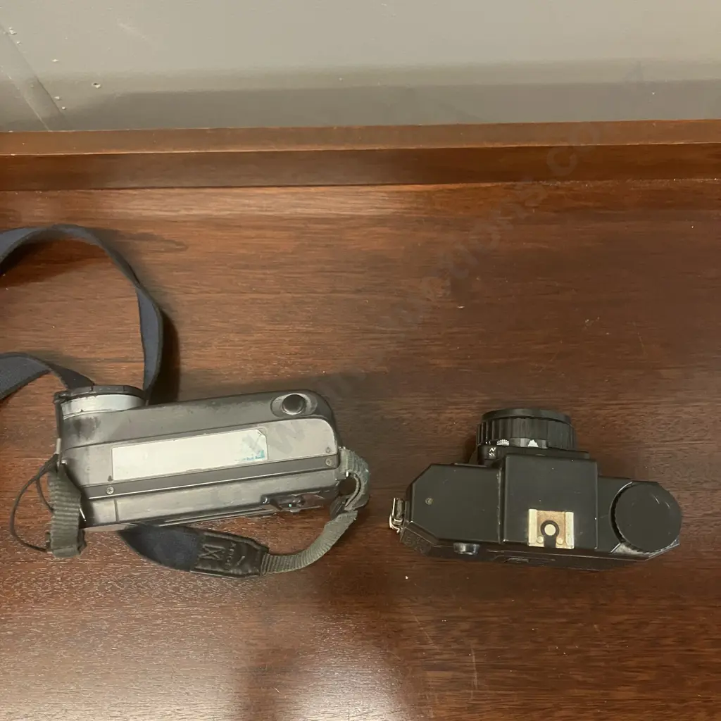 Sony MVC-FD73 0.3mp Mavica Digital Camera & Holga 120N Plastic 120 Film Viewfinder Camera Image 1++