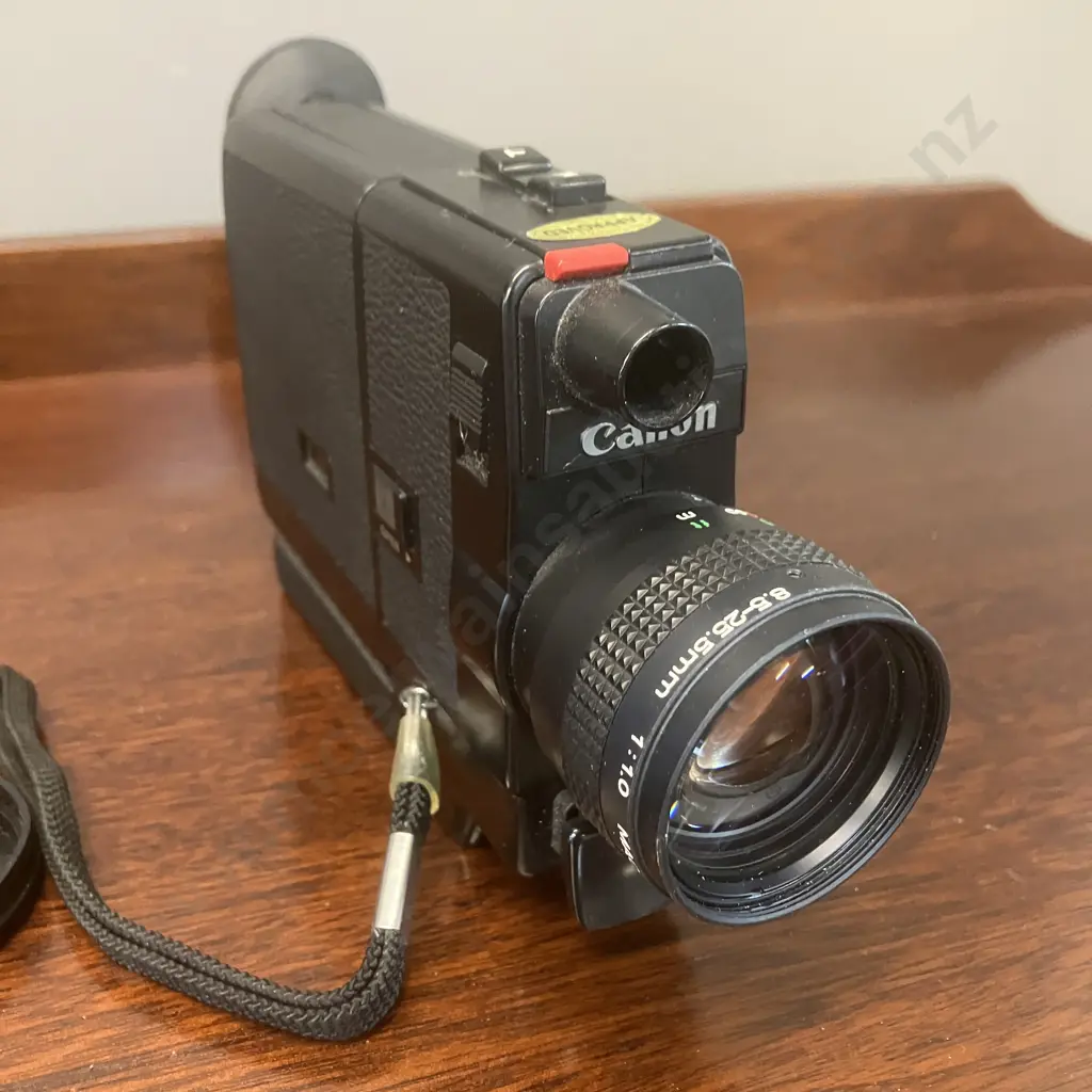 Vintage Retro Canon 310XL Super 8 Movie Camera With 8.5 to 25.5mm Zoom f/1.0 Macro Lens -1975 Image 1++