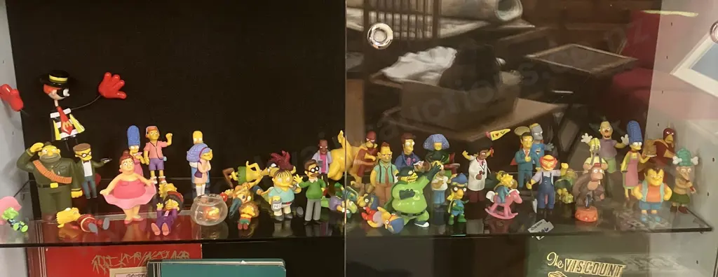 Lot of Fifty 'Simpsons' Figurines Image 1++