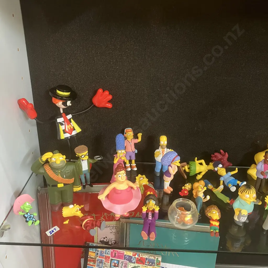 Lot of Fifty 'Simpsons' Figurines Image 1++