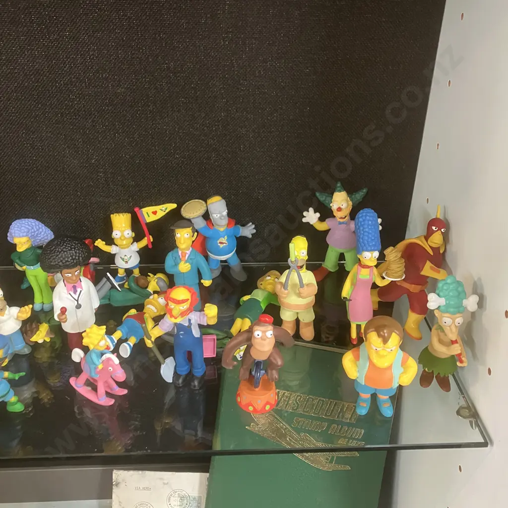 Lot of Fifty 'Simpsons' Figurines Image 1++