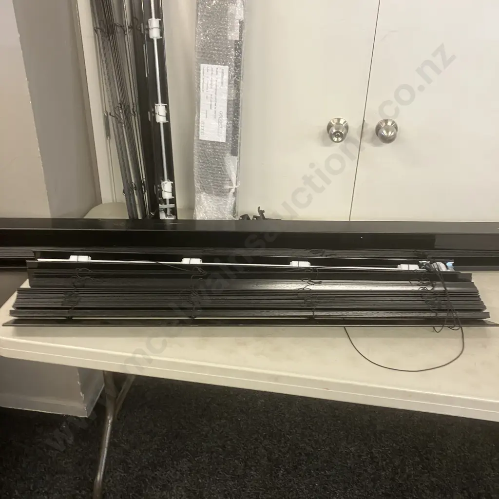Black Venetian Blinds x 4 - Harrisons: 83cm, 72cm, 114.5cm, 214cm Image 1++