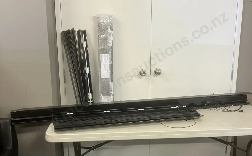 Black Venetian Blinds x 4 - Harrisons: 83cm, 72cm, 114.5cm, 214cm Image 1++