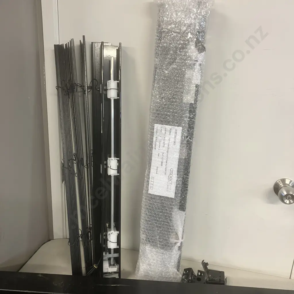 Black Venetian Blinds x 4 - Harrisons: 83cm, 72cm, 114.5cm, 214cm Image 1++