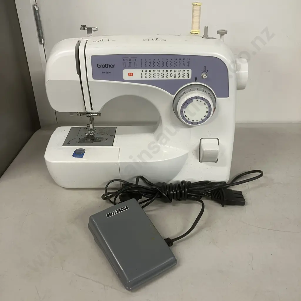 Brother BM-2600 Sewing Machine N19697 Image 1++