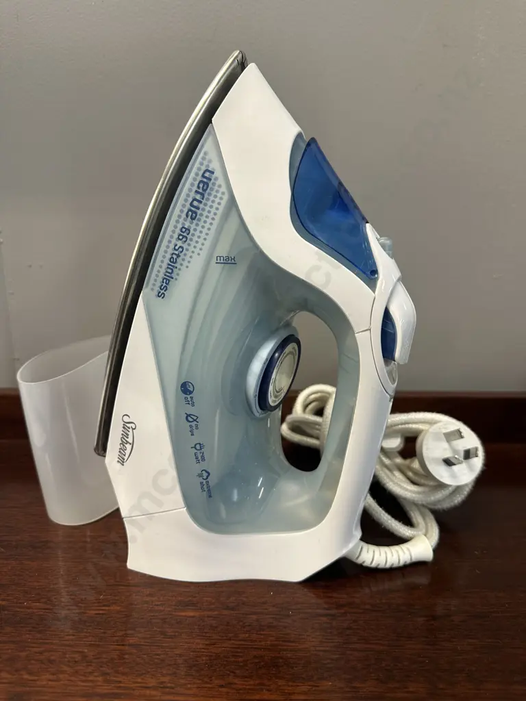 As New Sunbeam Verve 66 Stainless Iron Model SR6650 Image 1++