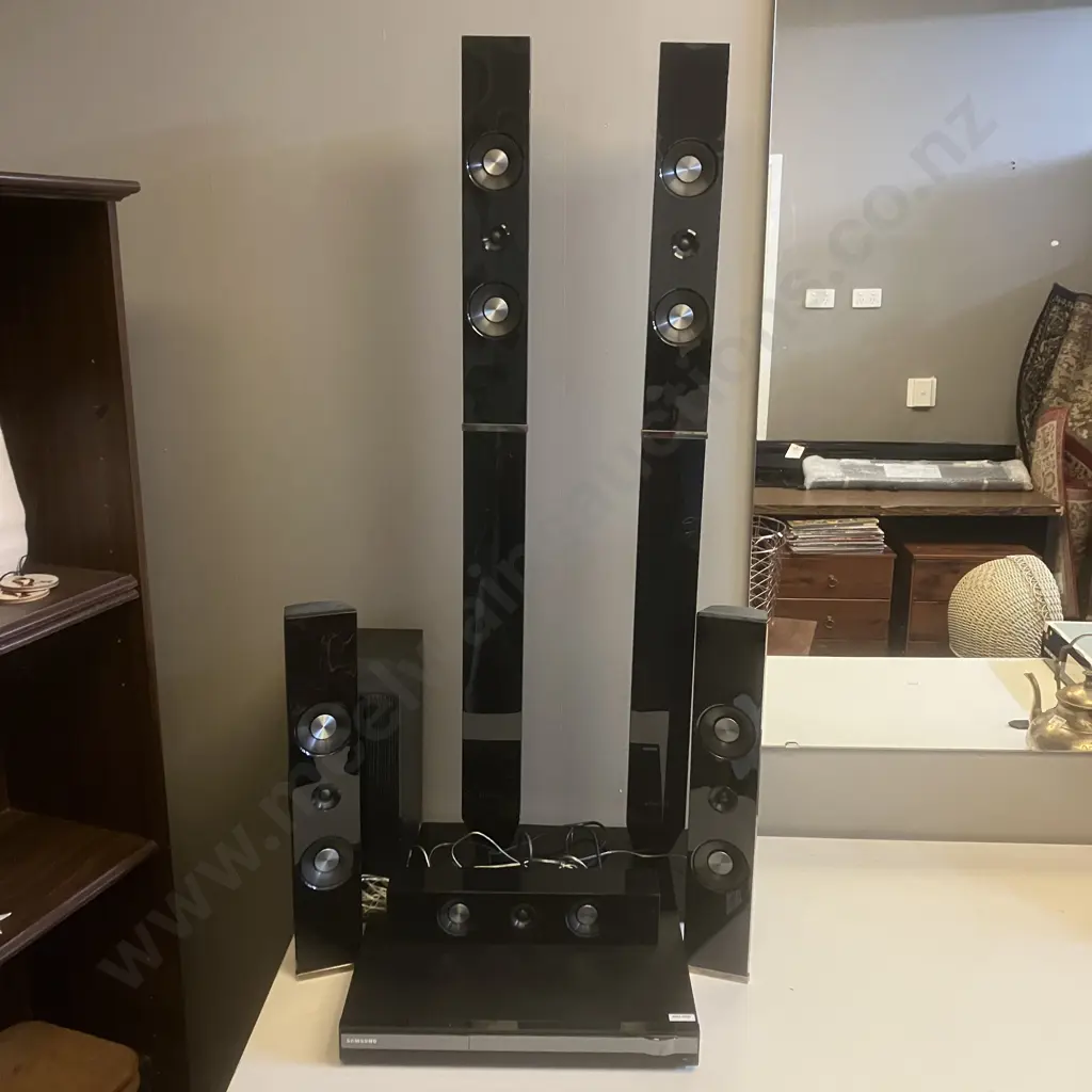 Samsung HT-D455 Home Entertainment System - 5.1 Channels, 850 W Image 1++
