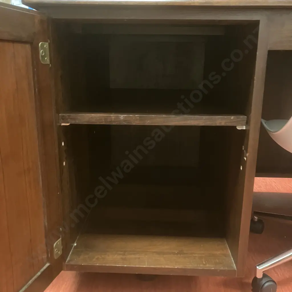 Mahogany 3 Drawer Bankers Desk With Key, Turned Feet. H76 W160 D87cm Image 1++