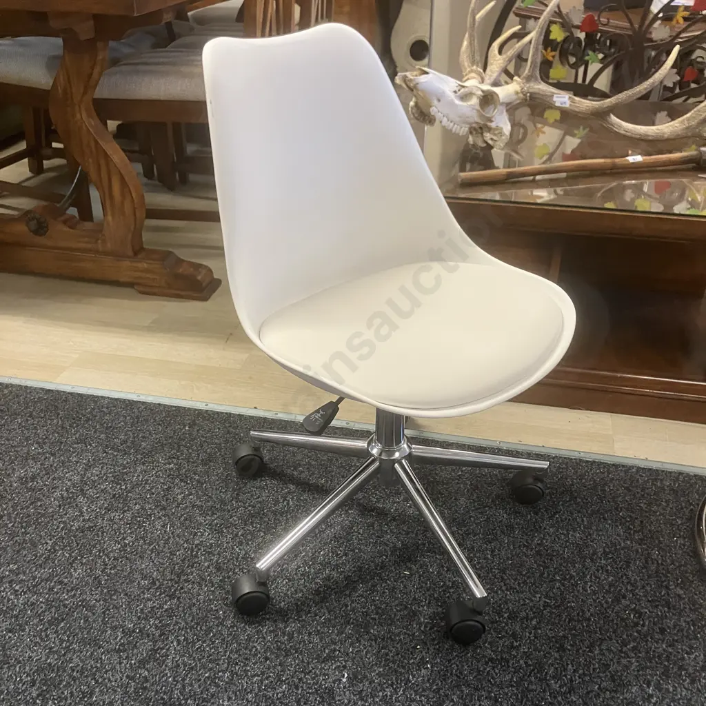 Workspace Charli Chair, Adjustable Height, On Wheels Image 1++