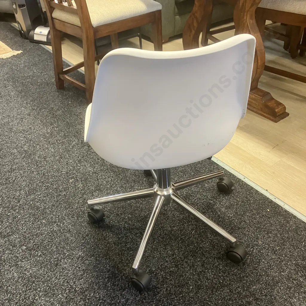 Workspace Charli Chair, Adjustable Height, On Wheels Image 1++
