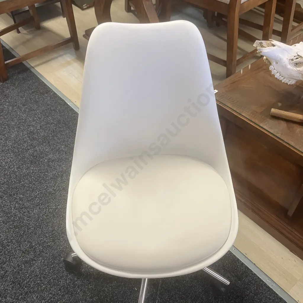 Workspace Charli Chair, Adjustable Height, On Wheels Image 1++