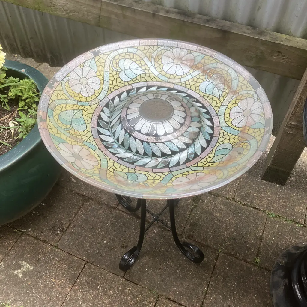 Glass Mosaic Pattern Bird Bath On Black Metal Stand. 55 x 44.5cm Image 1++