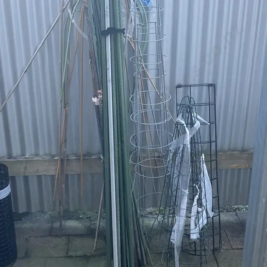 Garden Stakes, Hoops & Frames