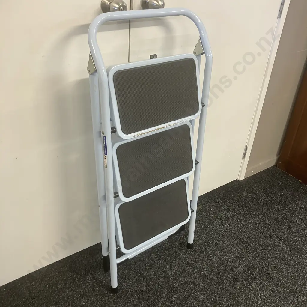 Domestic Step Stool. 120Kg Image 1++