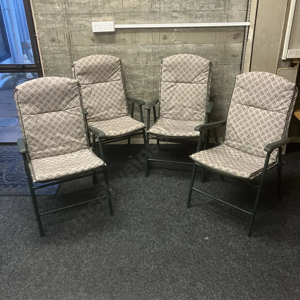 Set of Four Folding Camp Chairs Image 1++