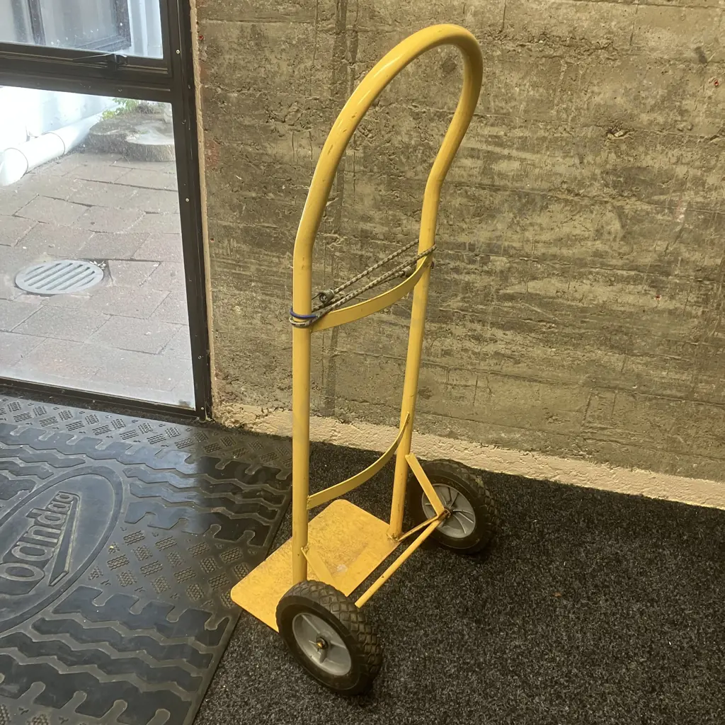 Yellow Sack Barrow Image 1++