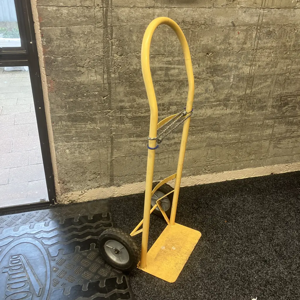 Yellow Sack Barrow Image 1++