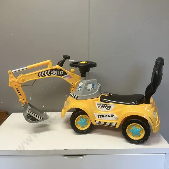 M8 Terrain Sit- On Kids Digger
